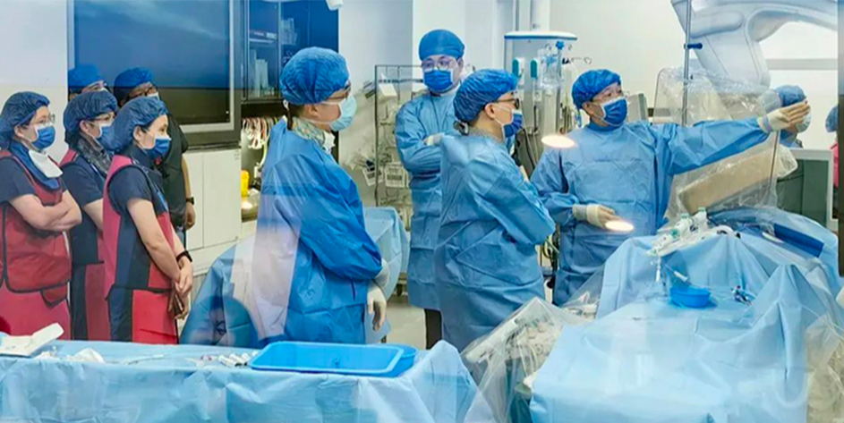 国际交流 | 微创<sup>®</sup>心通与泰国专家团队共赴厦心医院观摩VitaFlow Liberty<sup>®</sup>经导管主动脉瓣膜及可回收输送系统植入手术