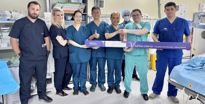 中亚首批|VitaFlow Liberty<sup>®</sup>在哈萨克斯坦成功开展首批商业化植入