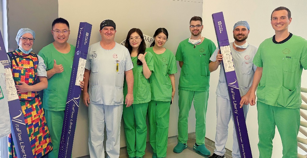 欧洲新突破 | VitaFlow Liberty<sup>®</sup>完成匈牙利首批商业化植入